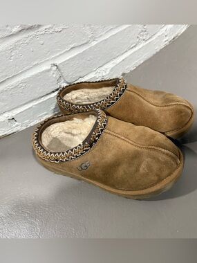 UGG Chestnut Brown Suede Shearling Slip-On Clogs